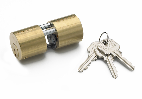 BOMBILLO LATON REDONDO 28MM Y5CIL45485150 YALE/AZBE 67 MM