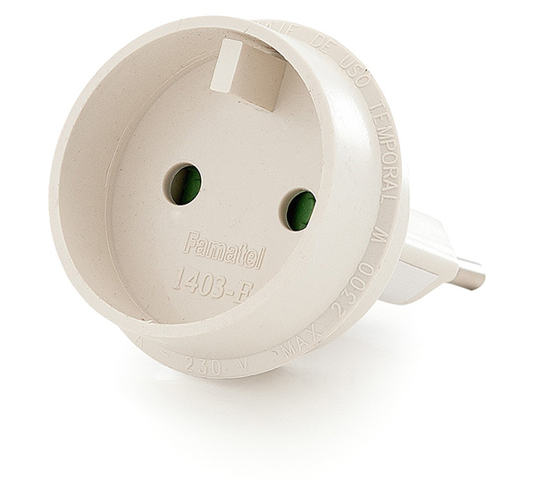 ADAPTADOR CLAVIJA EUROPEO UNIVERSAL 1403 E FAMATEL 10:00 AM