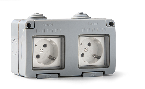 BASE ENCHUFE SUPERFICIE DOBLE IP55 ESTANCO 19071 FAMATEL 16 AMP