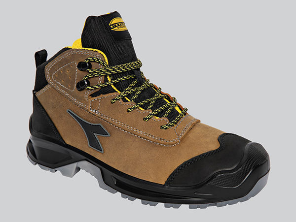 BOTA PIEL NOBUCK S3S MARRON CLASIC MID DIADORA 44