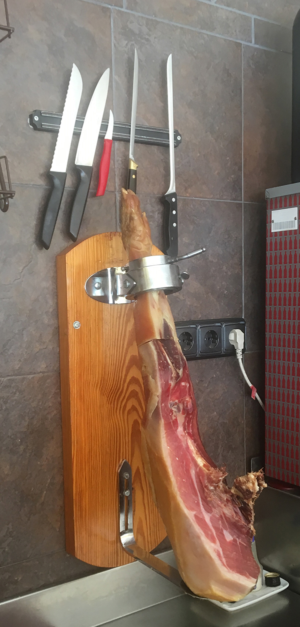 JAMONERO PARED SOPORTE GIRATORIO 90804 SOLSUN 65X22 CM