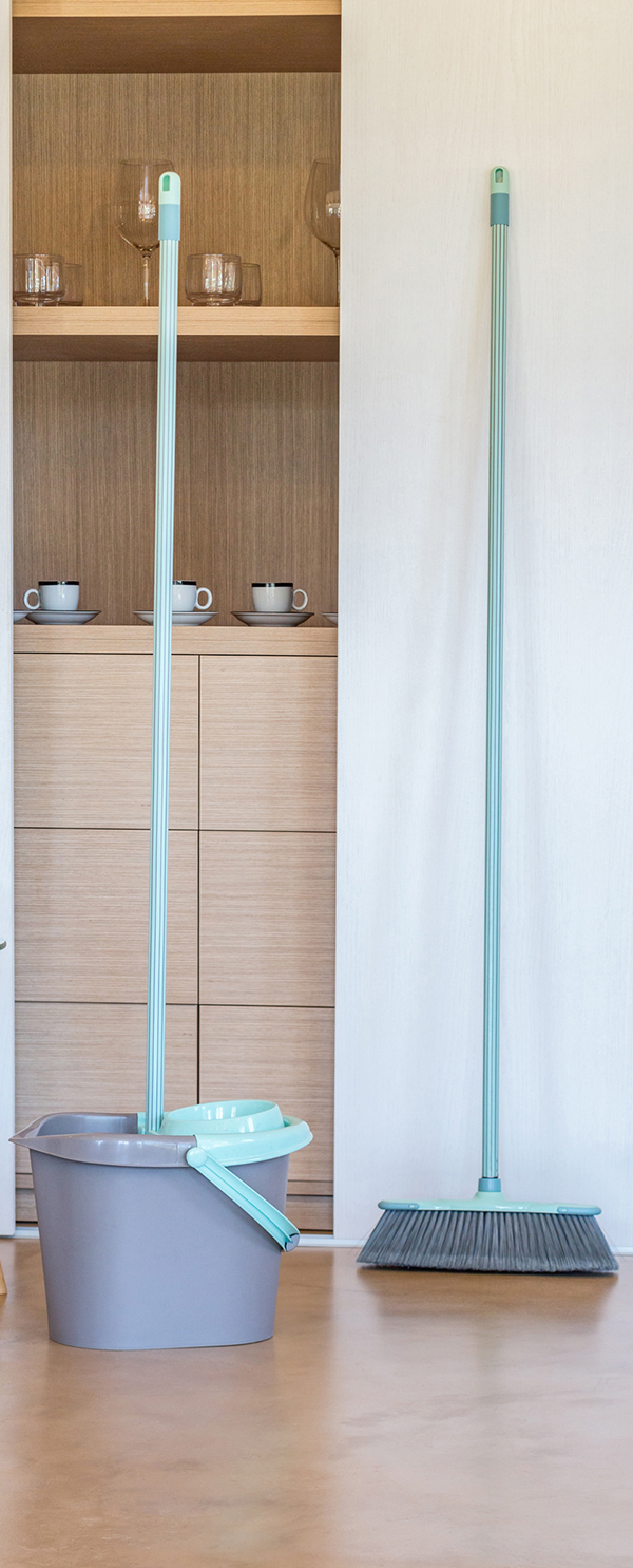 PALO ESCOBA METALICO 467 VIGAR 130 CM